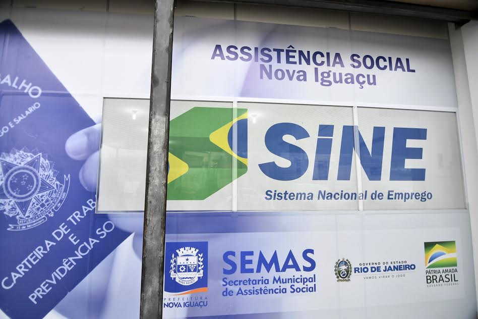 Nova Iguaçu: Posto do SINE ajuda quem está com dificuldade para se cadastrar no Auxílio Emergencial