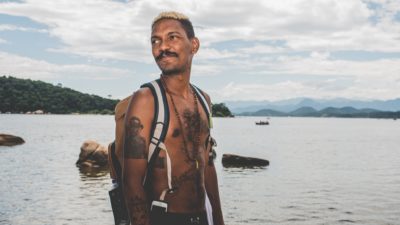 Artista de São João de Meriti participa de show beneficente online para público da Dinamarca