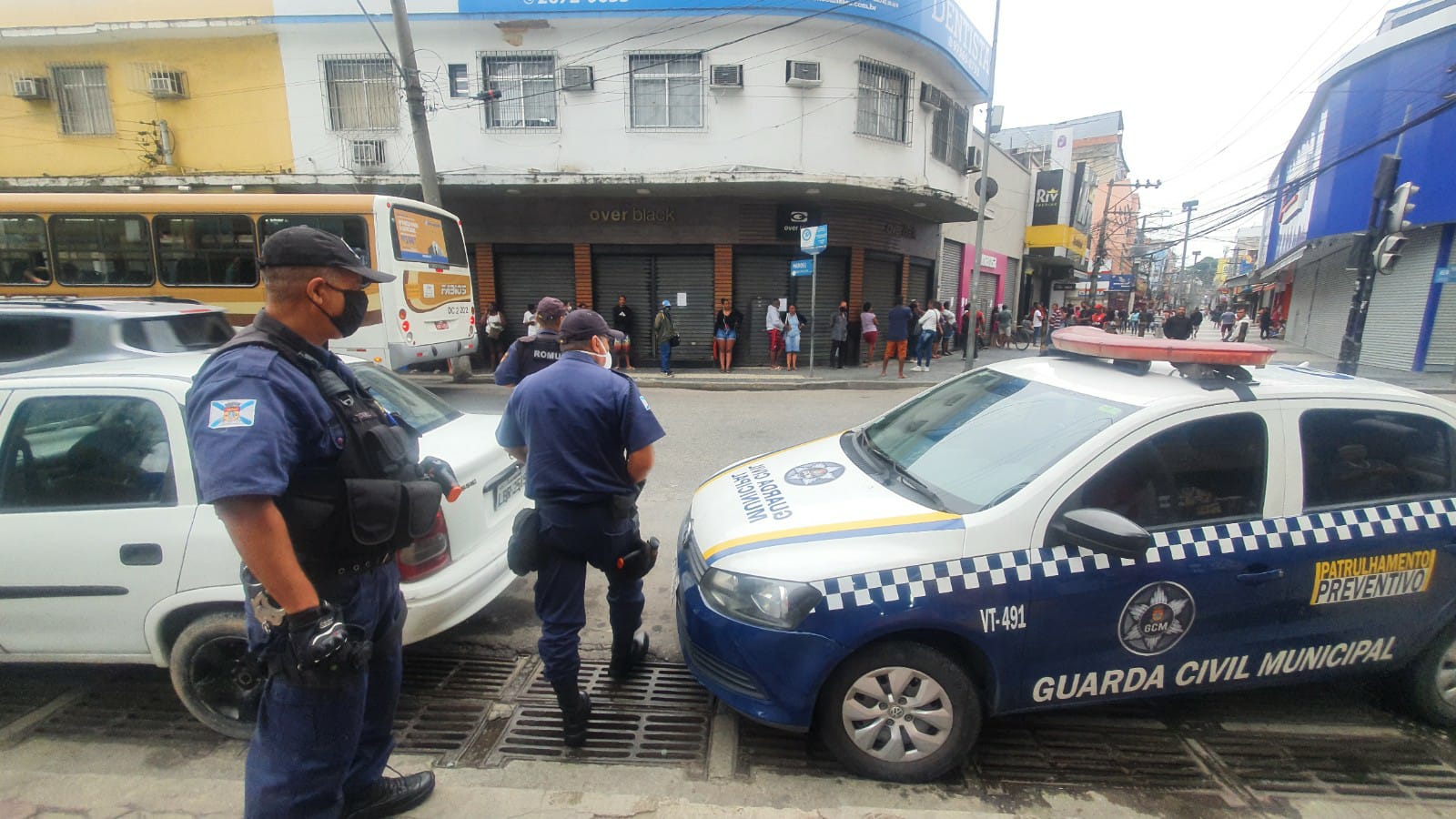 Mais de 100 lojas foram notificadas em Duque de Caxias por descumprir decreto de fechamento