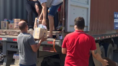 Queimados começa distribuição de cestas básicas