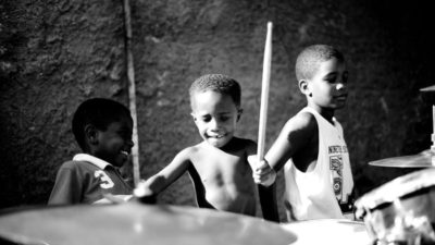 ‘Apadrinhe um Sorriso’ realiza trabalho com crianças e adolescentes na Baixada Fluminense
