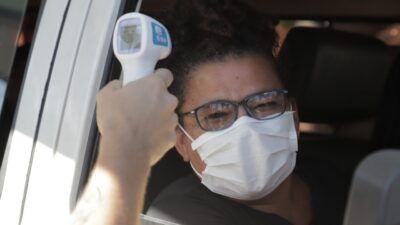 Meriti cria barreiras sanitárias, fecha estacionamentos e lacra calçadões