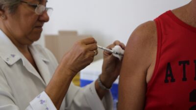 Vacinação contra a gripe é prorrogada até o dia 30 de junho em cidades da Baixada Fluminense