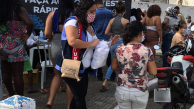 Duque de Caxias distribui mais de 22 mil máscaras para a população