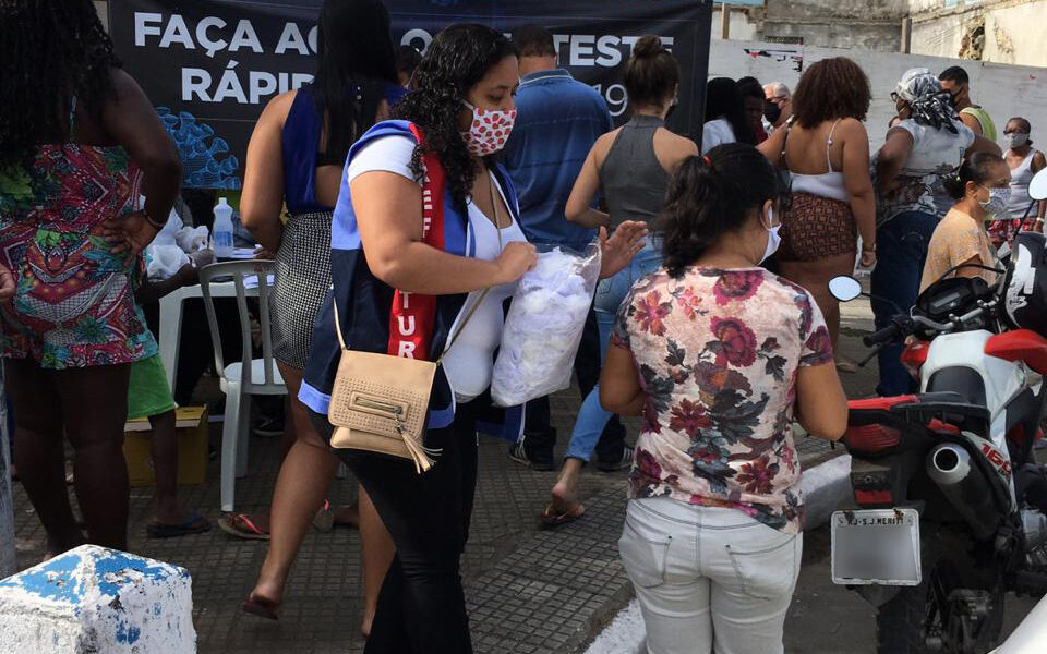 Duque de Caxias distribui mais de 22 mil máscaras para a população