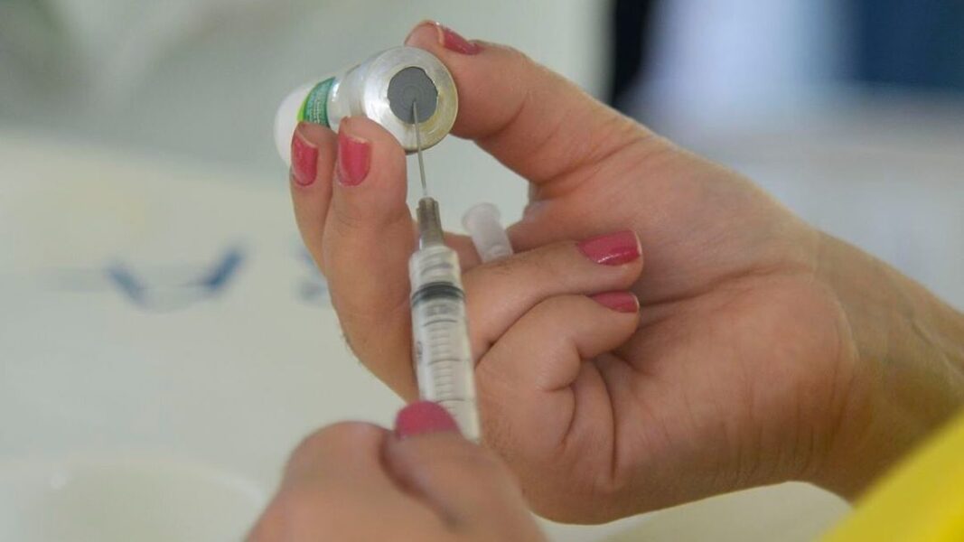 Magé: com baixa adesão, vacina da meningite continua disponível para jovens de 11 e 12 anos