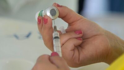Magé: com baixa adesão, vacina da meningite continua disponível para jovens de 11 e 12 anos
