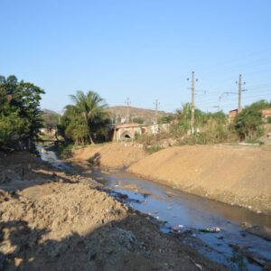 Prevenção a enchentes: Programa ‘Limpa-Rio’ chega ao Rio Abel, em Queimados