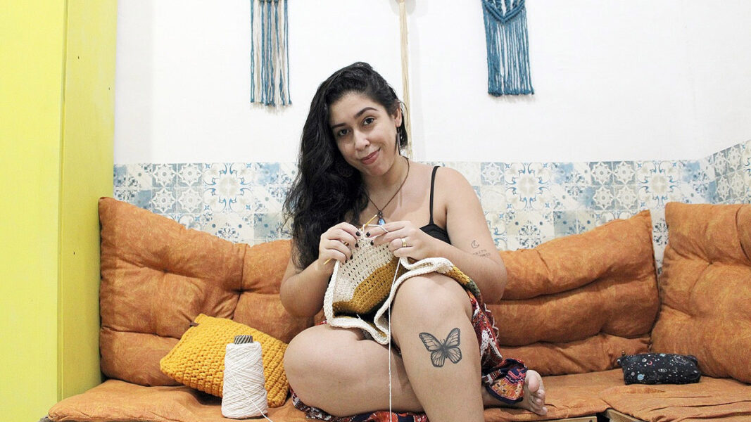 Mulheres, crochê e arte: o elo da desvalorização no mercado