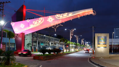 Praças e bairros de Belford Roxo ganham decoração de Natal