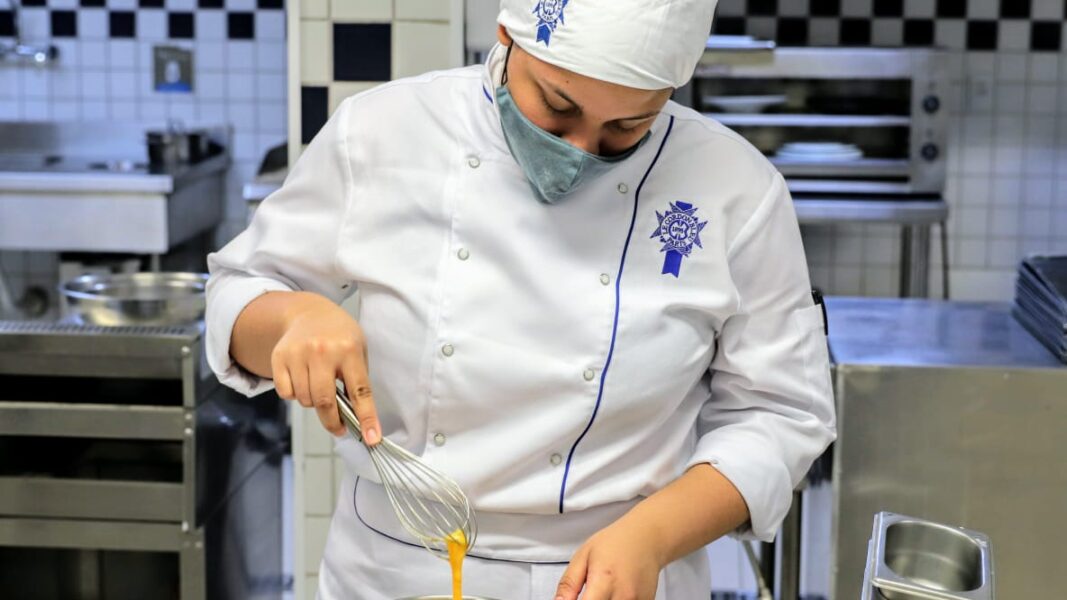 Faetec concede bolsas de estudos em parceria com a Escola de Culinária Le Cordon Bleu