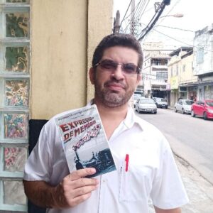 Escritor caxiense lança livro com foco nas memórias da sua cidade natal