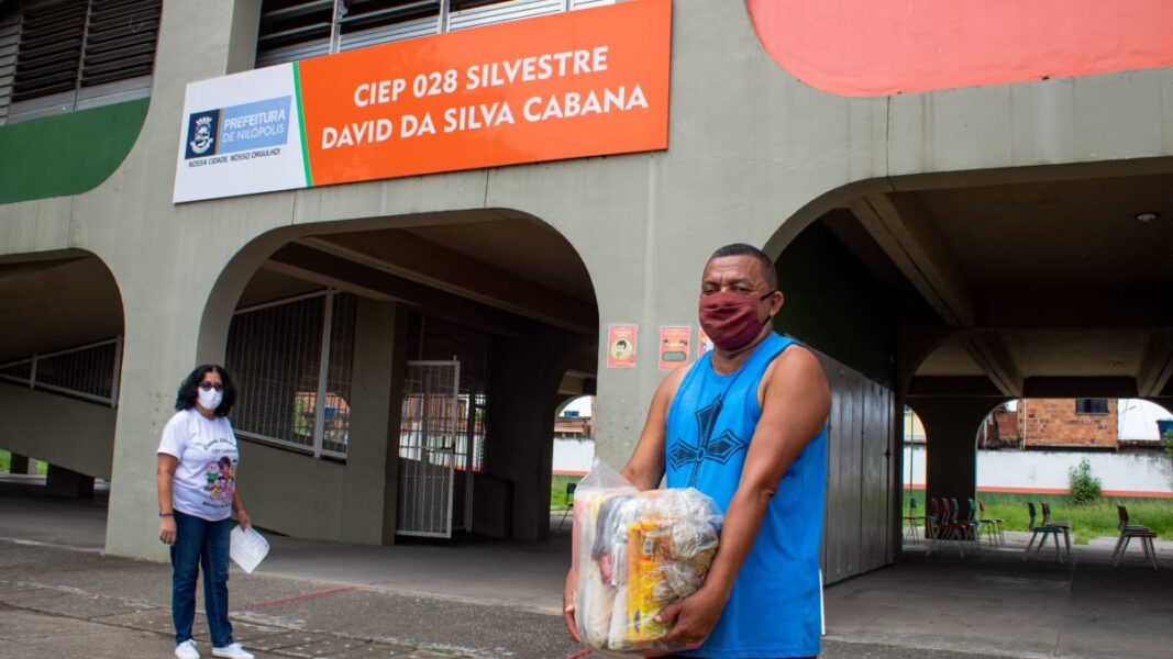 Nilópolis distribui cestas básicas nas escolas municipais