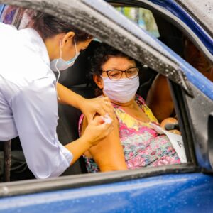 Caxias promove segunda dose da vacinação para idosos acima dos 80 anos nesta segunda-feira (15)