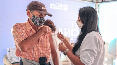 São João de Meriti inaugura posto de vacinação na Praça da Prefeitura (Três Poderes)