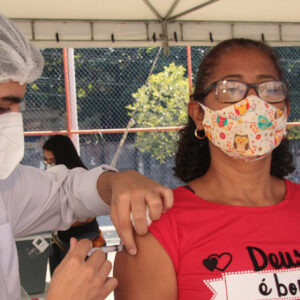 Nova Iguaçu vacina pessoas de 58 anos de idade sem comorbidades desta quinta-feira até sábado