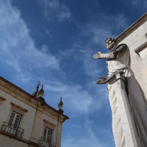 Universidade de Coimbra amplia oportunidades para brasileiros bem classificados no Enem