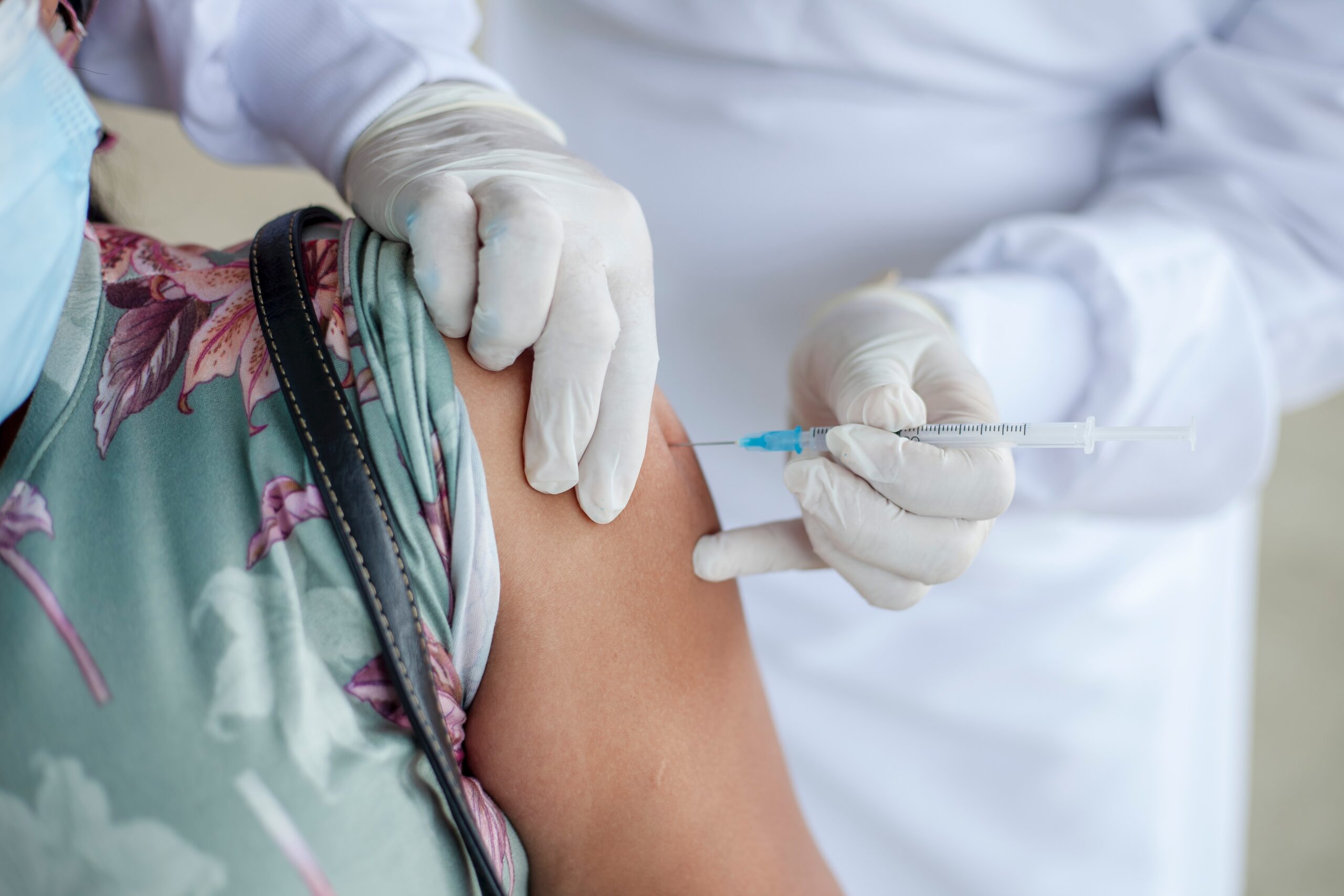 Nilópolis vacina pessoas de 25 anos nesta sexta-feira