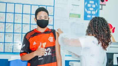 Magé inicia vacinação adicional da Covid-19 para adolescentes com 12 anos ou mais com comorbidades