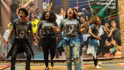 Centro de Teatro do Oprimido realiza cena multicultural “Novembro Negra” em Nova Iguaçu