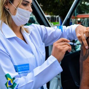 Nilópolis oferece a quarta dose da vacina contra a Covid-19 para imunossuprimidos