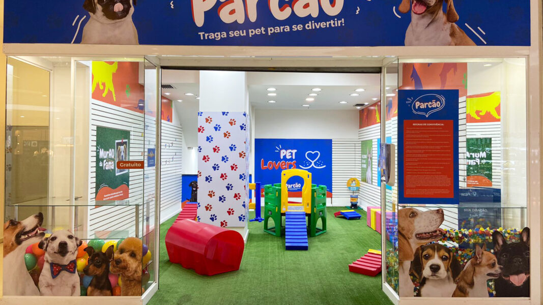 Caxias Shopping inaugura Parcão para diversão dos pets