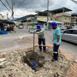 Nilópolis: registro soterrado e quebrado era motivo de baixa pressão no fornecimento de água