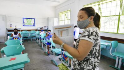 Nova Iguaçu: Educação abre vagas para professores interessados em dobrar a carga horária