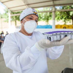 Nilópolis inicia vacinação nas escolas privadas
