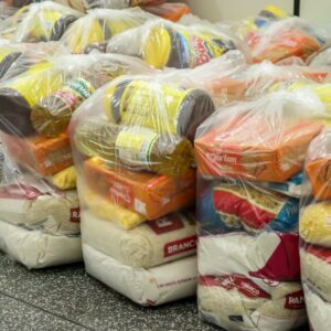 Nova Iguaçu vai entregar mais de 20 mil cestas básicas às vítimas do temporal