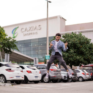 Caxias Shopping celebra Dia da Baixada com show do cantor Niell nesta sexta