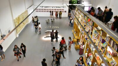 Galpão Bela Maré celebra 10 anos com exposição de artes visuais