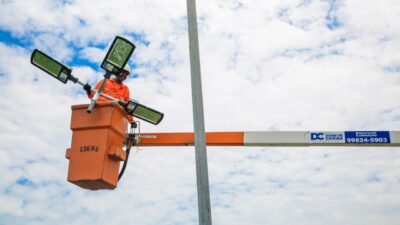 Duque de Caxias instala mais de 45 mil luminárias de Led no município