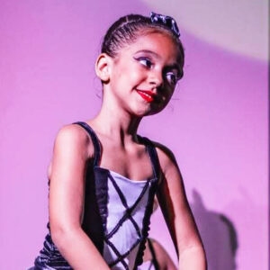 Bailarina iguaçuana de 9 anos tem chance de realizar sonho de ir para os palcos do Bolshoi