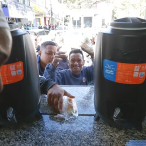 ‘Café do Trabalhador’: Queimados tem primeiro ponto de café da manhã a R$ 0,50 na Baixada Fluminense