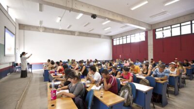 Programas oferecem acesso a universidades: Conheça as iniciativas para aprimorar a educação no Brasil