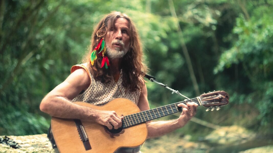 Dida Nascimento se reinventa com o single ‘Lira D’Água’