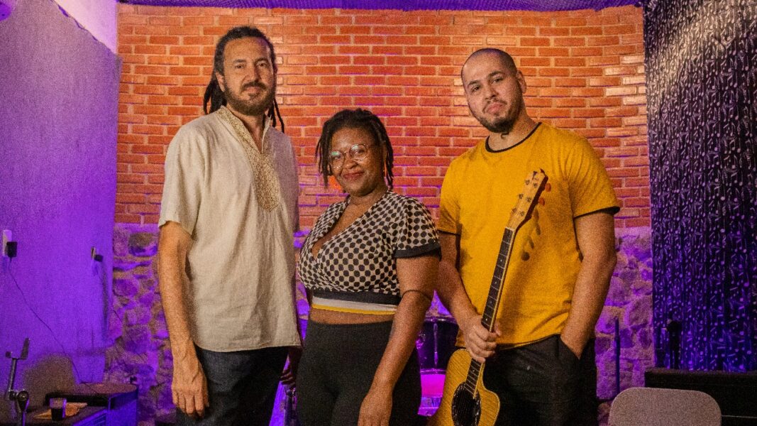 Produzido na Baixada Fluminense, podcast Ondas Musicais recebe a Banda Gente