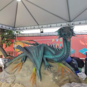 Orgulho Nerd: Sesc São João de Meriti e Nova Iguaçu apresentam exposição ‘Universo dos Dragões’