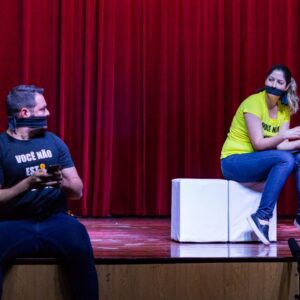 Espetáculo teatral “Você Não Está Sozinho” discute o tema Setembro Amarelo em escola de São João de Meriti