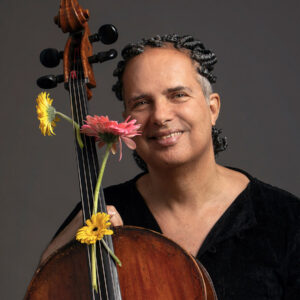 Nova Iguaçu recebe espetáculo “RODA_FLOR” do cantor e violoncelista Lui Coimbra
