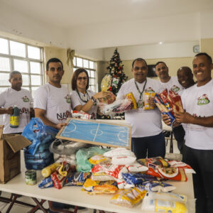 Transportes Flores realiza campanha de arrecadação de alimentos “Natal Mais”