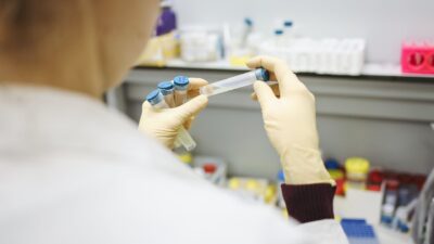 Baixada Fluminense terá prioridade na vacinação contra a dengue no RJ