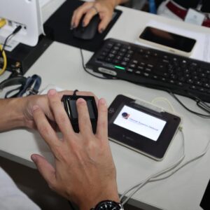 A 50 dias do fim do prazo, mais de 4 milhões de eleitores do RJ ainda não têm biometria coletada