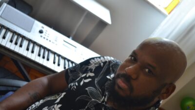 Rodrigo Caê Eleva a Mistura de Afrofuturismo e Funk Carioca com seu Novo Single “Negrito”