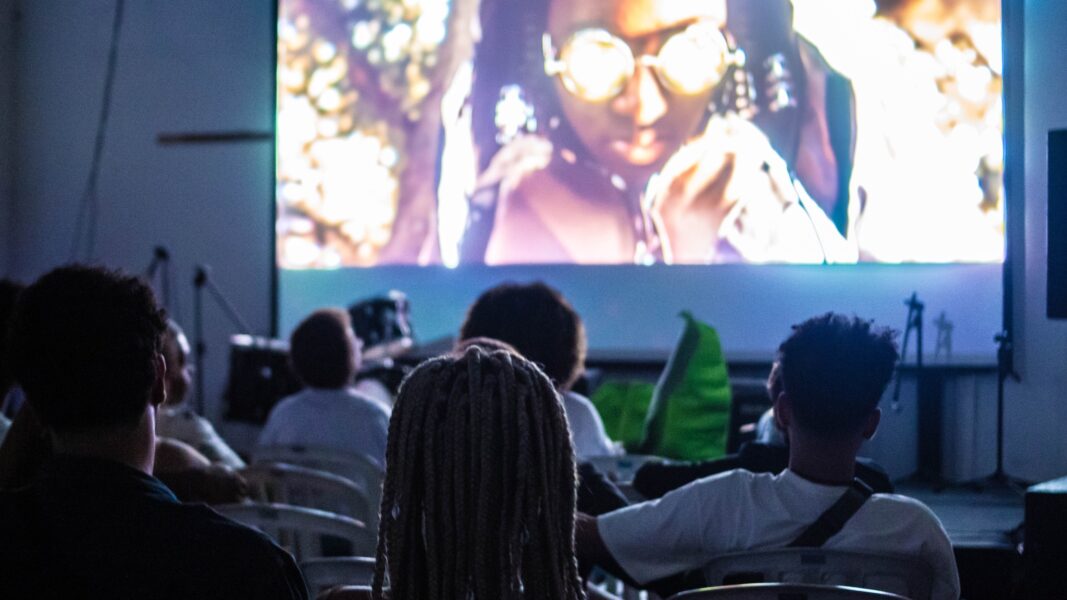 Escola Livre de Artes da Baixada Fluminense promove mostra artística neste sábado no Galpão Gomeia