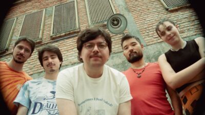 Cria da Baixada, JOVA busca beleza e melancolia na nostalgia no clipe “Liceu”