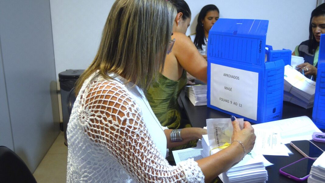 Magé inicia entrega do Cartão Recomeçar