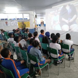 “EncontrArte em Movimento” realiza sessões de cinema nas escolas públicas de Nova Iguaçu