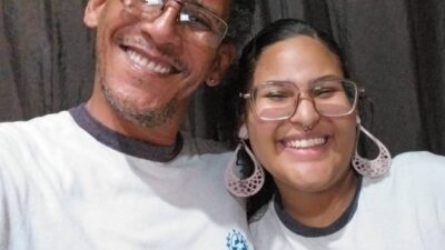 Formatura em família: pai e filha completam os estudos em escola estadual da Baixada Fluminense